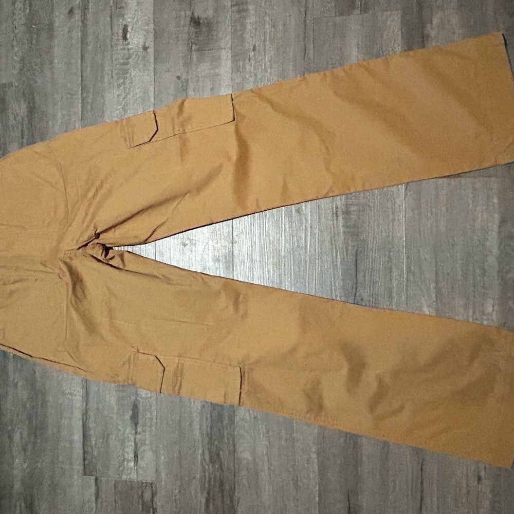 NWT Women’s Abercrombie & Fitch Brown Cargo Pants - Picture 2 of 8